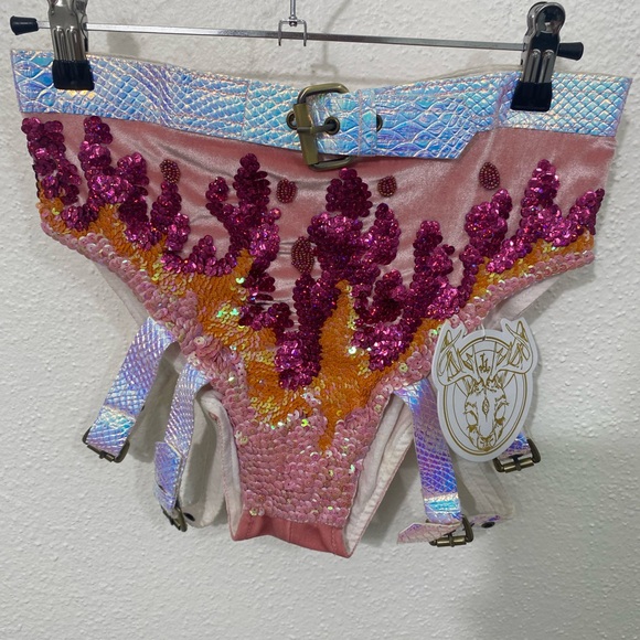 Jackalope Land velvet, beaded and jeweled bottoms sz M - Picture 5 of 7